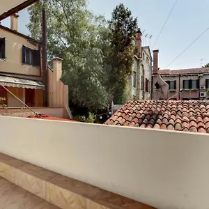  Appartement Traditional With Terrace